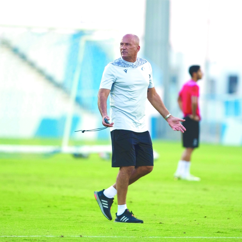 مدرب بني ياس ميلانيتش. من المصدر