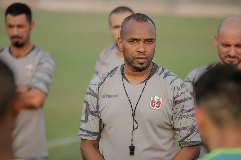 معتز عبدالله: &laquo;خط الدفاع يعد أضعف حلقة في المنتخب، وعلى بينتو إيجاد حلول لهذا الأمر&raquo;.