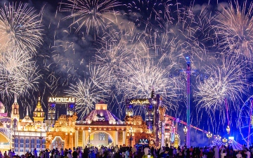 الصورة: القرية العالمية تستقبل 2024 بتجارب استثنائية