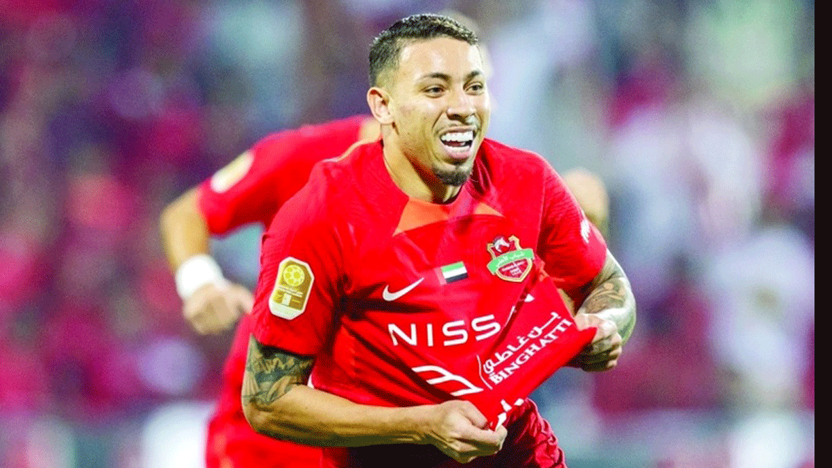 نجم شباب الأهلي بالا يرغب في هز شباك الشارقة. من المصدر