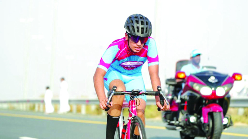 علي مير يتعامل مع الدراجة بعقله ثم جسده. من المصدر