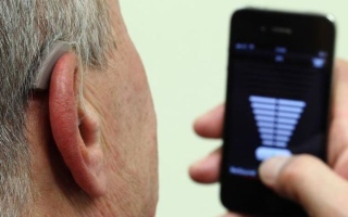 الصورة: هل تقلل وسائل المساعدة السمعية من إحتمالات إصابة كبار السن بخرف الشيخوخة!!