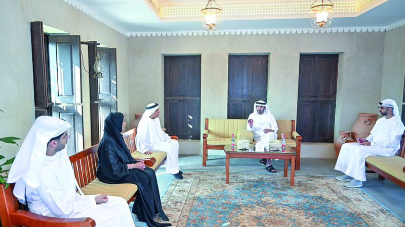 حمدان بن محمد خلال زيارته منطقة حتا. وام