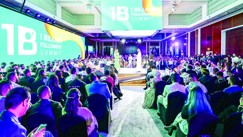 حضور لافت منذ الساعات الأولى لانطلاق قمة المليار متابع في دبي.   تصوير: باتريك كاستيلو
