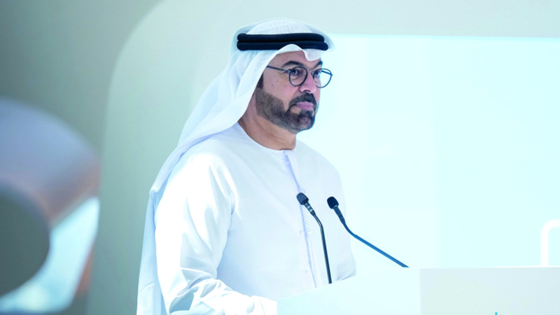 وزير شؤون مجلس الوزراء: محمد بن عبدالله القرقاوي.