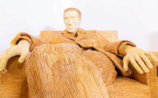 الصورة: منحوتات بطعم "الكبريت".. صور