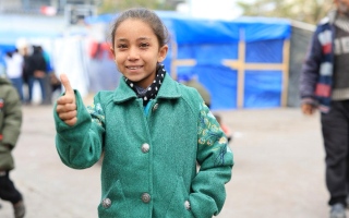 الصورة: &laquo;الهلال&raquo; تواصل توزيع المساعدات الإغاثية على أهالي قطاع غزة