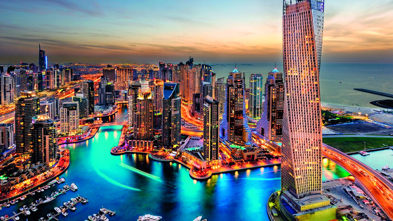 رسوم الخدمات تعتمد على الخدمات المقدمة كالمسابح والأمن والنظافة والمصاعد البانورامية. أرشيفية