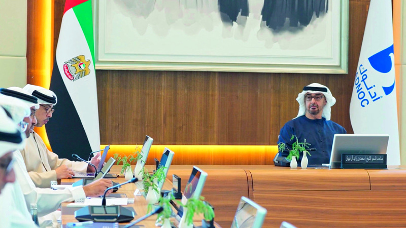 محمد بن زايد خلال ترؤسه اجتماع مجلس إدارة &laquo;أدنوك&raquo; السنوي. وام