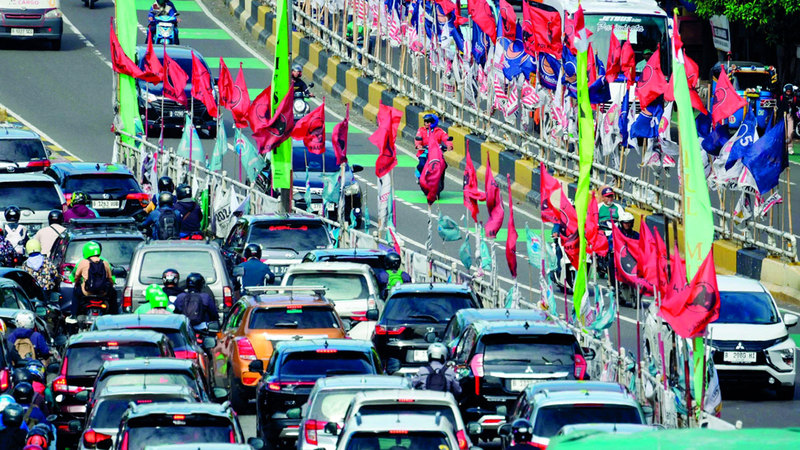 لافتات انتخابية تزين الشارع. أرشيفية