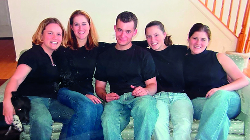 الأبناء الخمسة للأم. أرشيفية