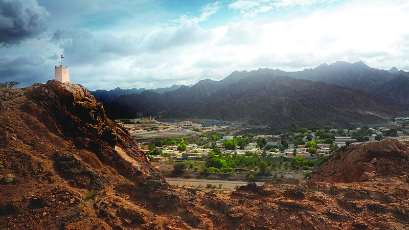 مصفوت تمتلك جبالاً شاهقة تمنح زوارها الهدوء. من المصدر