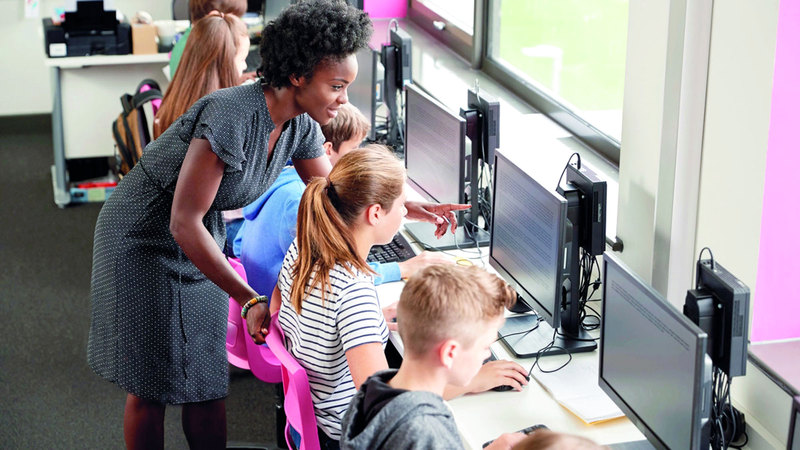 استخدام التقنية في الصف حفز العديد من الطلاب. أرشيفية