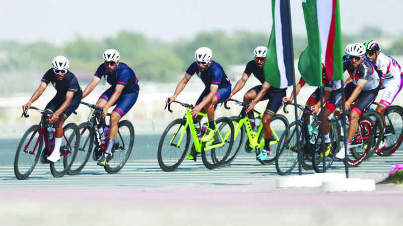 250 درّاجاً من الهواة يشاركون في السباق. من المصدر