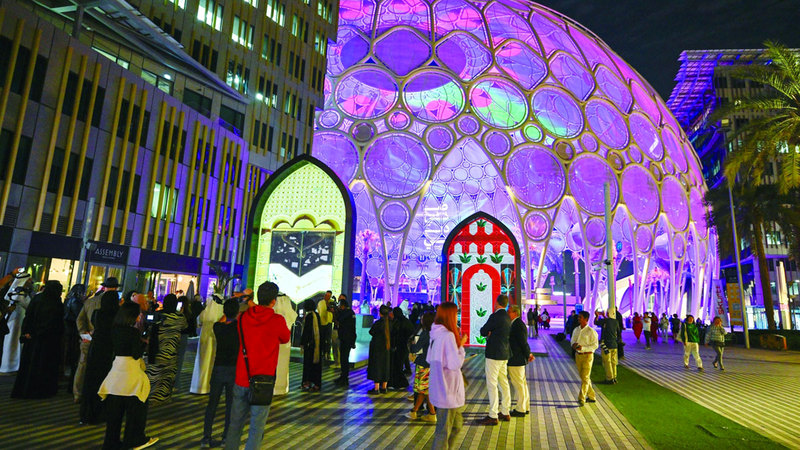 أعمال المهرجان تبرز الهوية الإماراتية بلغة الفن العالمية التي تجمع بين التراث والمعاصرة.  تصوير: أشوك فيرما