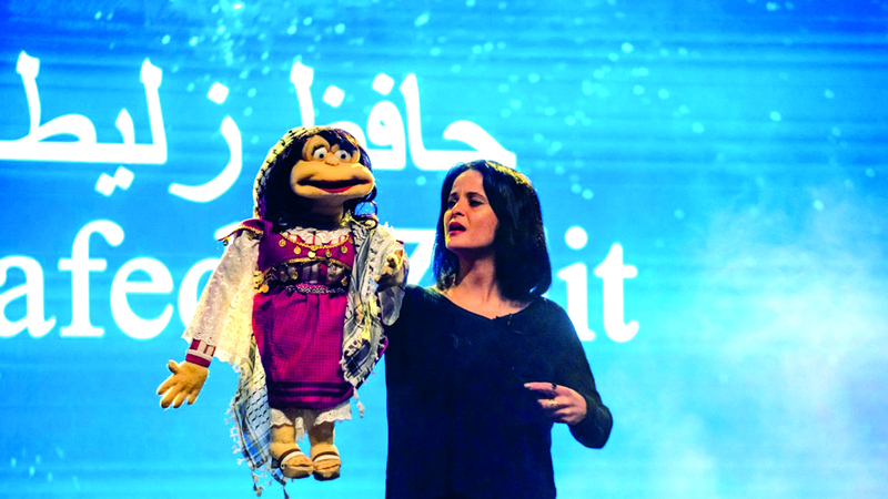 «الأيام» تحافظ على شعارها الرمزي «ماريونات فن وحياة». عن موقع المهرجان