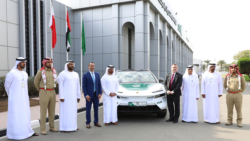 خلال تدشين السيارة الجديدة ضمن أسطول شرطة دبي. من المصدر