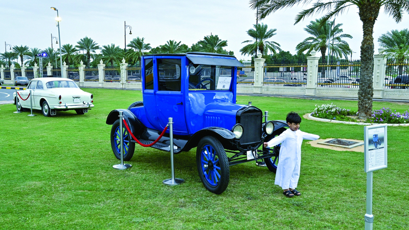 الدورة الأولى من المهرجان شهدت مشاركة مئات من السيارات القديمة. تصوير: أشوك فيرما