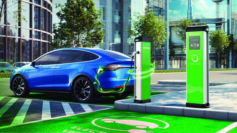 دبي توفر محطات شحن للسيارات الكهربائية سواء في المراكز التجارية أو المناطق العامة. أرشيفية