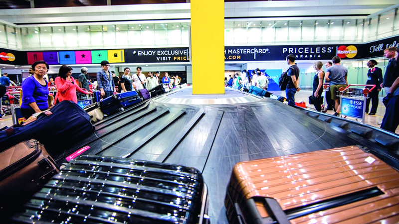 مطارات دبي مزودة بأحدث أجهزة الفحص والمعاينة التي تضمن انسيابية حركة المسافرين. أرشيفية