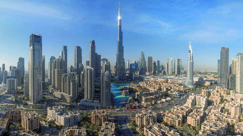 برج خليفة أعلى ناطحة سحاب في العالم تحفة هندسية تزين وسط مدينة دبي.  من المصدر