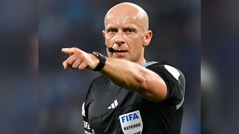 البولندي مارتشينياك من أبرز الحكام الأجانب الذين أداروا مباريات في ملاعب الإمارات. من المصدر
