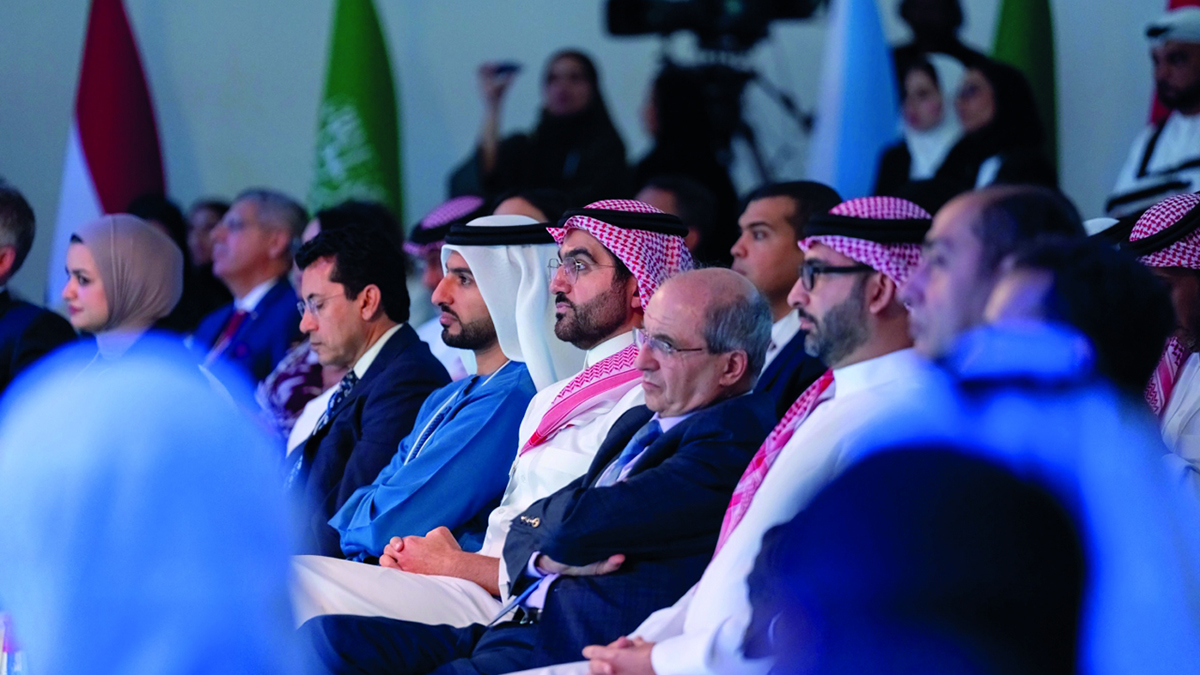 الجلسة شهدت مشاركة قيادات شابة في مختلف القطاعات والتخصصات. من المصدر