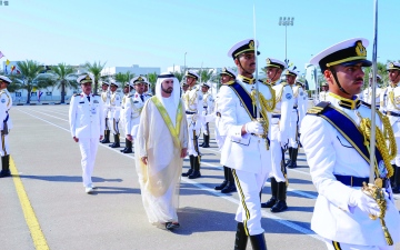 الصورة: حمدان بن محمد يشهد حفل تخريج الدورة الـ 24 من كلية راشد بن سعيد آل مكتوم البحرية