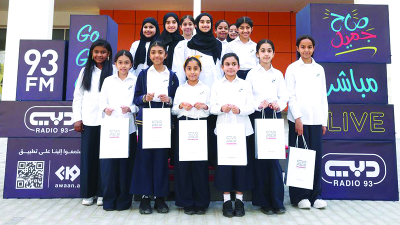 زيارة فريق عمل البرنامج إلى مجمّع زايد التعليمي في إطار سعي «دبي للإعلام » للوصول إلى كل شرائح المجتمع. من المصدر