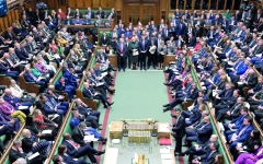 الصورة: بريطانيا توفر حراسة شخصية لنائبات في البرلمان
