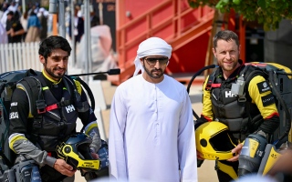 حمدان بن محمد يشهد جانباً من منافسات بطولة دبي للبدلات النفاثة
