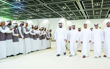 الصورة: أحمد بن محمد يحضر العرس الجماعي لموظفي «إقامة دبي» و«الجمارك»