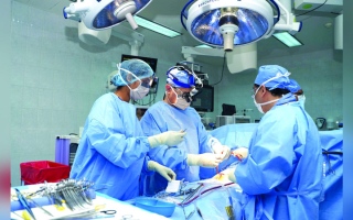 الصورة: 5500 جراحة ناجحة لقلوب الأطفال في «خليفة الطبية»