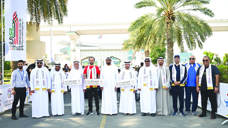 فعالية اللجنة الأولمبية الوطنية بدأت بمسيرة رياضية. من المصدر