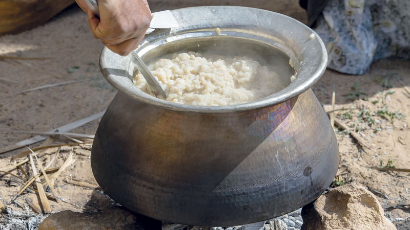 القمح يمثل المكون الرئيس لطبق الهريس. أرشيفية