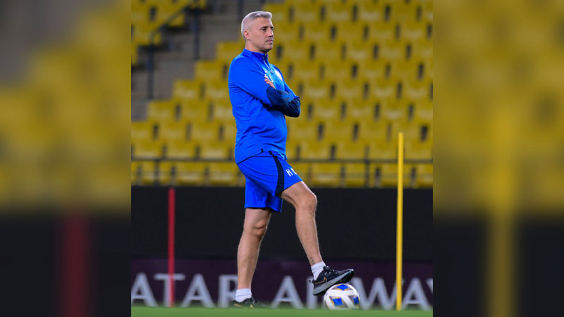 مدرب العين كريسبو. من المصدر