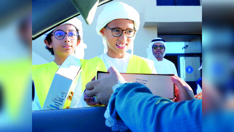 خليفة بن محمد بن خليفة آل نهيان ومبارك بن منذر الجنيبي. من المصدر