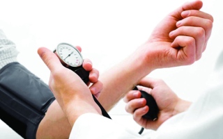 الصورة: صحة.. طبيب يحذر من ارتفاع الضغط: قد يؤدي لأمراض الكلى المزمنة