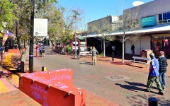 الصورة: بلدة أسترالية تفرض حظر التجوال  على من دون 18 عاماً