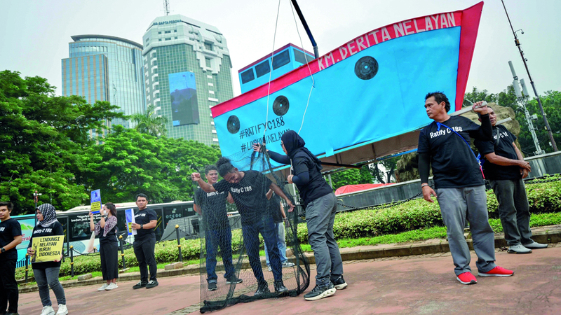 صيادون وناشطون تجمعوا وسط العاصمة جاكرتا. أ.ف.ب