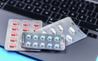 الصورة: مواقع إلكترونية تنشر إعلانات  عن «أدوية».. لترويج السموم البيضاء