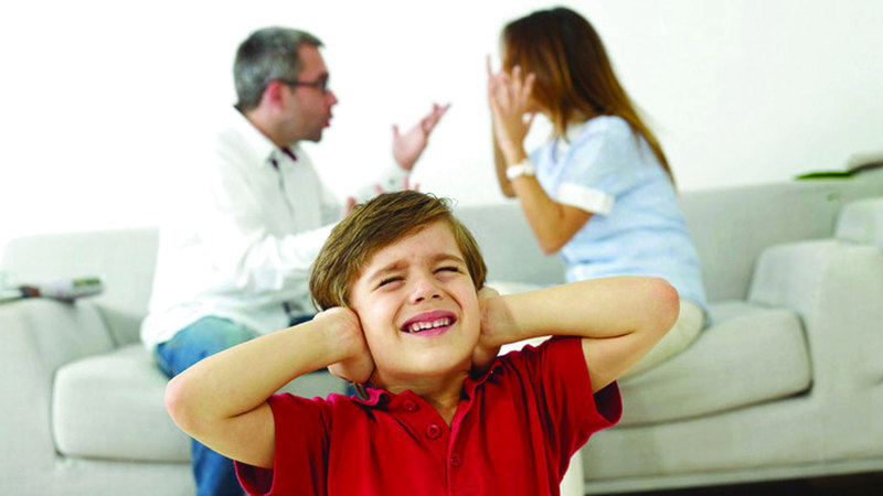 بعض الآباء والأمهات يتعنتون في مواقفهم للانتقام من الطرف الآخر. أرشيفية