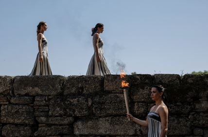 وكانت تقارير إعلامية أكدت نقلا عن مصادرها، أن هناك تخطيط لوضع الشعلة الأولمبية على برج إيفل.