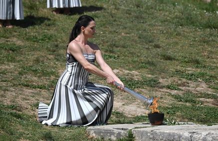 إيقاد شعلة الألعاب الأولمبية يعد إيذانا بالعد التنازلي لانطلاق الألعاب الأولمبية المقررة بباريس بين 26 يوليوز 11 غشت 2024