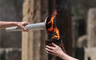 إيقاد الشعلة الأولمبية لألعاب باريس 2024 بالملعب الأولمبي اليوناني القديم