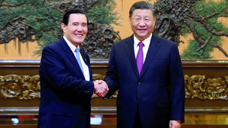 رئيس تايوان السابق خلال لقائه شي في بكين يوم الأربعاء الماضي. أرشيفية