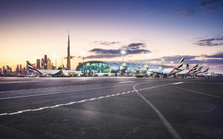 مطارات دبي تحث المسافرين على التحقق من حالة رحلاتهم