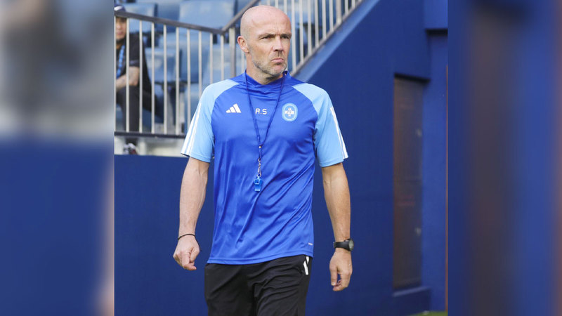 مدرب النصر شرودر. من المصدر