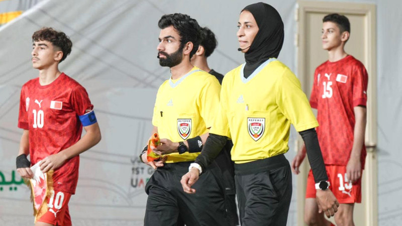 روضة المنصوري قادت مباراة الكويت والبحرين. من المصدر