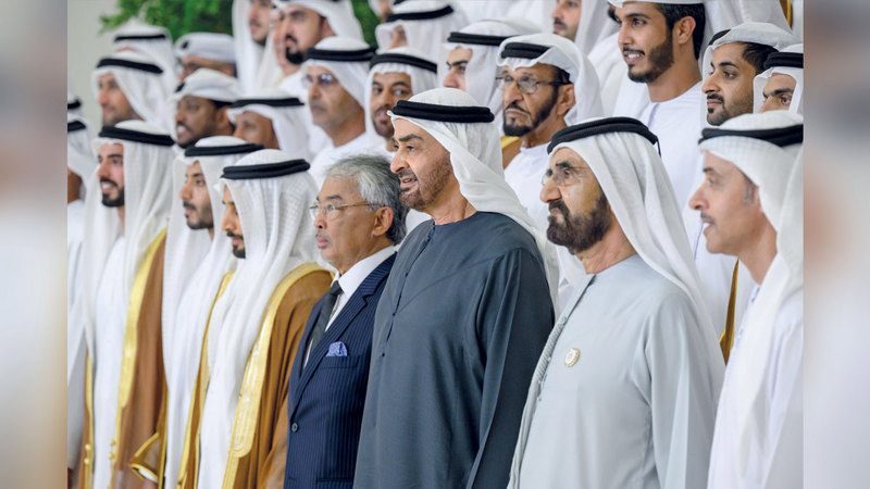 محمد بن زايد ومحمد بن راشد خلال حضورهما أفراح آل نهيان في قصر المشرف بأبوظبي. وام